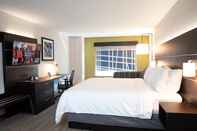 Bedroom Holiday Inn Express & Suites CHESTER-MONROE-GOSHEN, an IHG Hotel