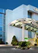 EXTERIOR_BUILDING Crowne Plaza CHARLESTON AIRPORT - CONV CTR, an IHG Hotel