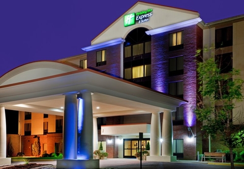 Exterior Holiday Inn Express & Suites CHESAPEAKE, an IHG Hotel