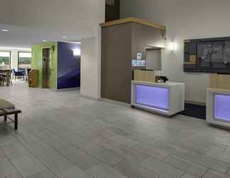 Lobi 2 Holiday Inn Express RICHMOND-MECHANICSVILLE, an IHG Hotel