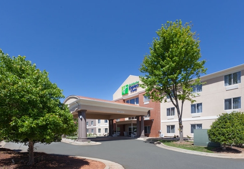 Exterior Holiday Inn Express & Suites MEBANE, an IHG Hotel