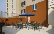 Common Space 7 Candlewood Suites NEWARK SOUTH - UNIVERSITY AREA