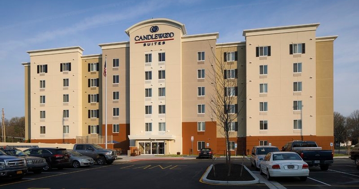 Exterior Candlewood Suites NEWARK SOUTH - UNIVERSITY AREA