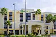 Exterior Holiday Inn Express & Suites KENDALL EAST - MIAMI, an IHG Hotel