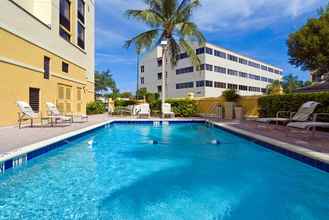 Swimming Pool 4 Holiday Inn Express & Suites KENDALL EAST - MIAMI, an IHG Hotel