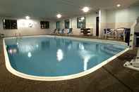 Swimming Pool Holiday Inn Express & Suites EVANSVILLE NORTH, an IHG Hotel