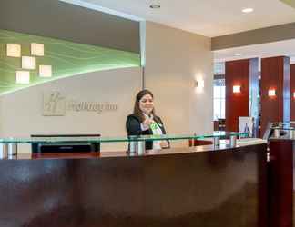 Lobby 2 Holiday Inn MANASSAS - BATTLEFIELD, an IHG Hotel