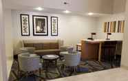 Ruang untuk Umum 4 Holiday Inn Express & Suites DOUGLAS, an IHG Hotel