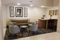 Common Space Holiday Inn Express & Suites DOUGLAS, an IHG Hotel