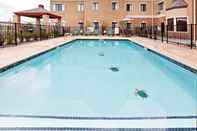 Swimming Pool Staybridge Suites OKLAHOMA CITY-QUAIL SPRINGS, an IHG Hotel