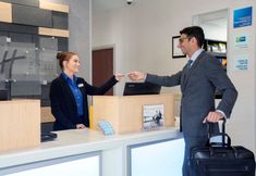 大堂 6 Holiday Inn Express & Suites CHESTER-MONROE-GOSHEN by IHG, an IHG Hotel