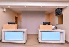 Lobby 4 Holiday Inn Express & Suites LACEY - OLYMPIA by IHG, an IHG Hotel