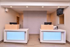 Lobby Holiday Inn Express & Suites LACEY - OLYMPIA by IHG, an IHG Hotel