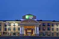 Exterior Holiday Inn Express & Suites HAYS, an IHG Hotel