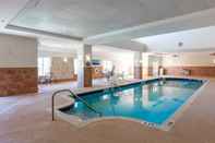 Swimming Pool Holiday Inn & Suites LAKE CITY, an IHG Hotel