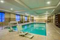 Swimming Pool Holiday Inn Express & Suites HOBBS, an IHG Hotel