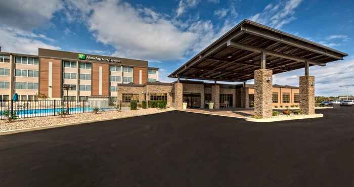 Exterior Holiday Inn Express LOUISVILLE AIRPORT EXPO CENTER, an IHG Hotel