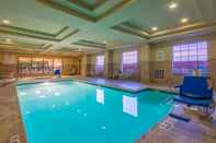 Swimming Pool Holiday Inn Express & Suites CLOVIS, an IHG Hotel