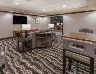 Lobi 2 Staybridge Suites ANCHORAGE, an IHG Hotel