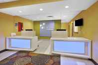 Lobi Holiday Inn Express & Suites CIRCLEVILLE, an IHG Hotel