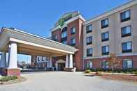 Exterior Holiday Inn Express & Suites ANDERSON, an IHG Hotel