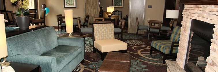 Lobi Staybridge Suites LINCOLN NORTHEAST, an IHG Hotel