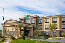 外部的 Holiday Inn Express & Suites CHESTER-MONROE-GOSHEN by IHG, an IHG Hotel