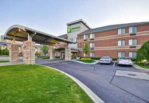 Exterior Holiday Inn Express ROMULUS / DETROIT AIRPORT, an IHG Hotel