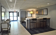 Lobby 5 Holiday Inn Express & Suites BATESVILLE, an IHG Hotel