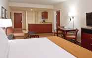 Bedroom 2 Holiday Inn Express & Suites COLUMBUS OSU-MEDICAL CENTER, an IHG Hotel