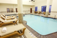 Kolam Renang Holiday Inn Express & Suites COLUMBUS OSU-MEDICAL CENTER, an IHG Hotel