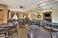 Bar, Cafe and Lounge Holiday Inn Express & Suites HARRINGTON, an IHG Hotel