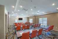 Ruangan Fungsional Holiday Inn Express & Suites MOBILE - UNIVERSITY AREA, an IHG Hotel