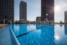Swimming Pool Crowne Plaza ATLANTA - MIDTOWN by IHG, an IHG Hotel
