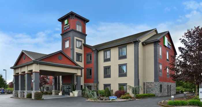Exterior Holiday Inn Express VANCOUVER NORTH - SALMON CREEK, an IHG Hotel