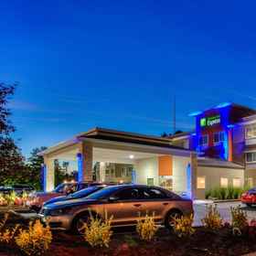 Hotel Exterior 1 Holiday Inn Express NEWBERG - WINE COUNTRY by IHG, an IHG Hotel, Yamhill County Hotels