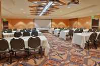 Functional Hall Holiday Inn Express & Suites SACRAMENTO NE CAL EXPO, an IHG Hotel