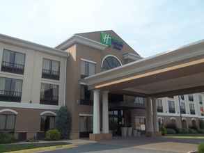 Bên ngoài 4 Holiday Inn Express & Suites WINCHESTER, an IHG Hotel