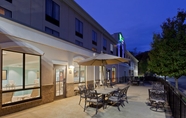 Ruang untuk Umum 7 Holiday Inn Express & Suites WINCHESTER, an IHG Hotel