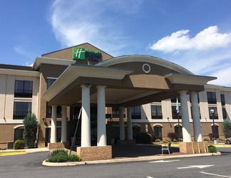 Exterior 2 Holiday Inn Express & Suites WINCHESTER, an IHG Hotel