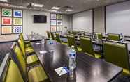 Functional Hall 7 Holiday Inn Express & Suites DETROIT - FARMINGTON HILLS, an IHG Hotel