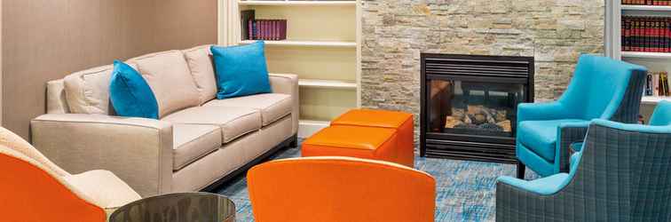 Lobby Holiday Inn Express & Suites BURLINGTON - MOUNT HOLLY, an IHG Hotel