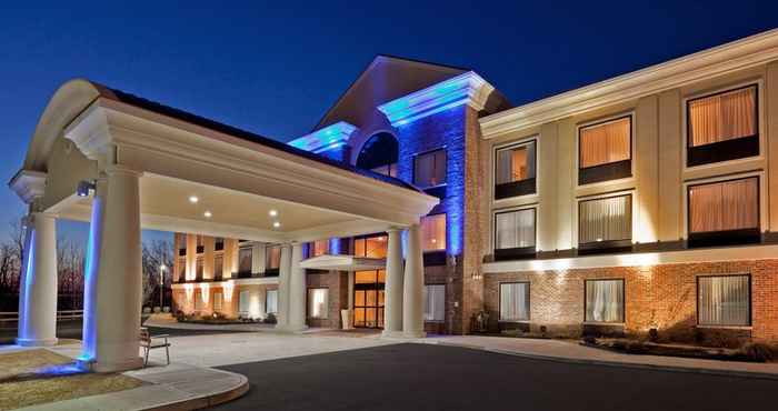 Exterior Holiday Inn Express & Suites CLIFTON PARK, an IHG Hotel