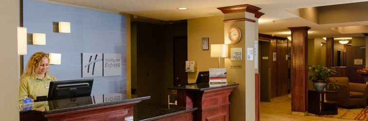 Lobby Holiday Inn Express & Suites SUPERIOR - DULUTH AREA, an IHG Hotel