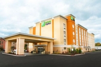 Bên ngoài Holiday Inn Express TOLEDO NORTH, an IHG Hotel