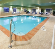 Swimming Pool 4 Holiday Inn Express COLUMBUS - DUBLIN, an IHG Hotel