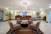 Lobby Holiday Inn Express & Suites MERIDEN, an IHG Hotel