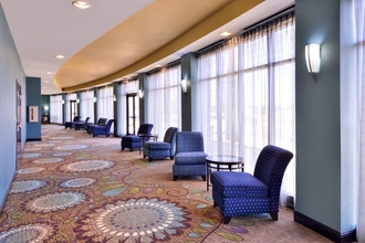 Lobby 4 Holiday Inn FORT WORTH NORTH-FOSSIL CREEK, an IHG Hotel