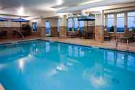 Kolam Renang Holiday Inn Express WASHINGTON CH JEFFERSONVILLE S, an IHG Hotel