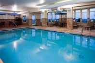 สระว่ายน้ำ Holiday Inn Express WASHINGTON CH JEFFERSONVILLE S, an IHG Hotel